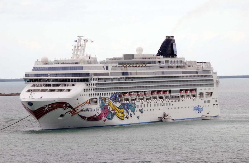 s1612-10-norwegian-jewel-2010-2